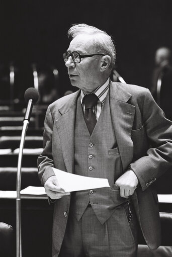 Fotagrafa 3: The delegue Charles FLETCHER-COOKE during a session in Luxembourg in October 1978.