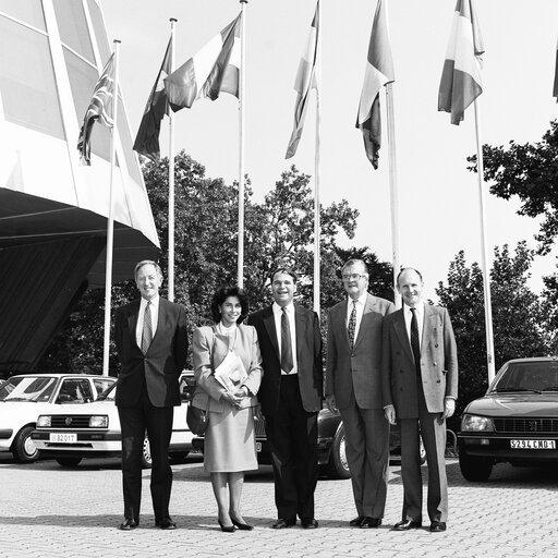 Foto 1: Christopher JACKSON, Patricia RAWLINGS, Sir Leon BRITTAN European Commissioner, Christopher PROUT in Strasbourg in September 1990.