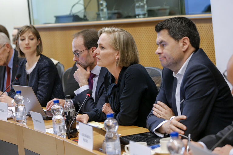 Photo 29 : Roundtable discussion - ' Assessing the EU's Artificial Intelligence Strategy '