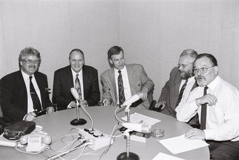 Foto 8: The MEPs Elmar BROK, Paul HOWELL, Gerd WALTER  in a radio studio in Strasbourg in September 1990.