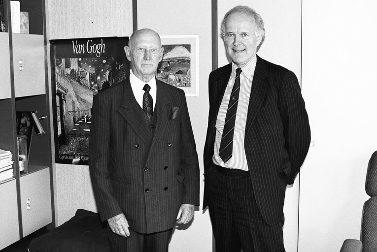 Foto 4: The MEP James MOORHOUSE and guest in Strasbourg in September 1990.