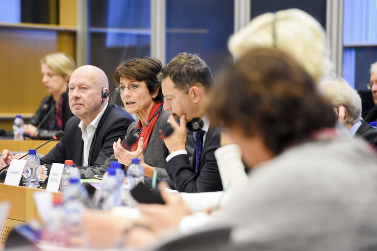 Photo 5: EMPL committee meeting - Exchange of views with the Commissioner in charge of Employment, Social Affairs, Skills and Labour Mobility on the 2016 European Commission Work Programme