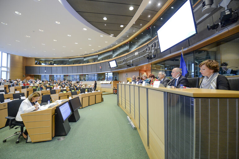 Foto 13: CONT Committee meeting - Presentation of the European Court of Auditors - Annual Report concerning the financial year 2014 by the President of the ECA