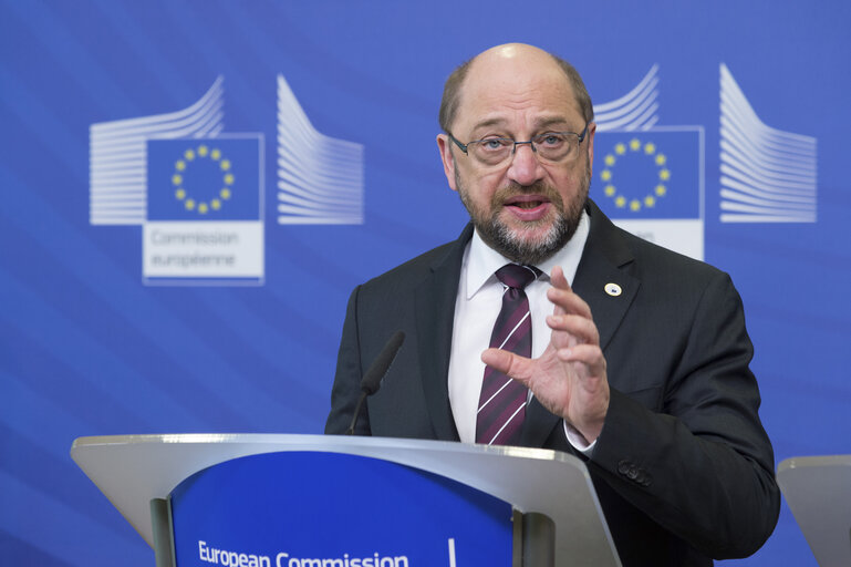 Photo 11: Joint press conference by Martin Schulz, President of the EP and President of the EC ahead of the Brussels European Council, 17-18/12/15