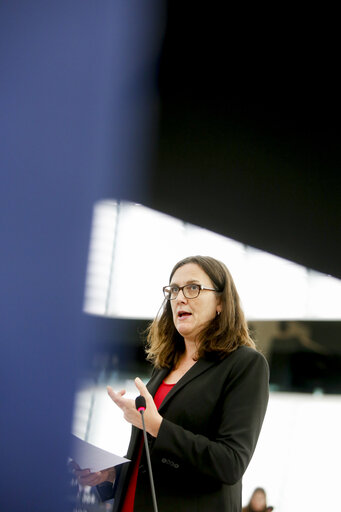 Fotografie 32: Plenary session week 48 2015.   Accession of Ecuador to the EU-Peru and Colombia trade agreement.   Commission statement.