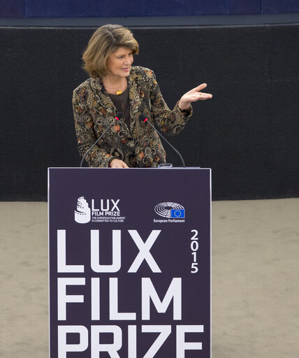 Billede 19: LUX Prize 2015 award ceremony.  Announcement of winning film and presentation of Prize to the winning director by EP President during plenary session week 48 2015 in Strasbourg