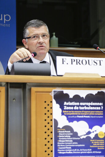 Fotografi 13: Aviation europ?©enne: Zone de turbulences ?