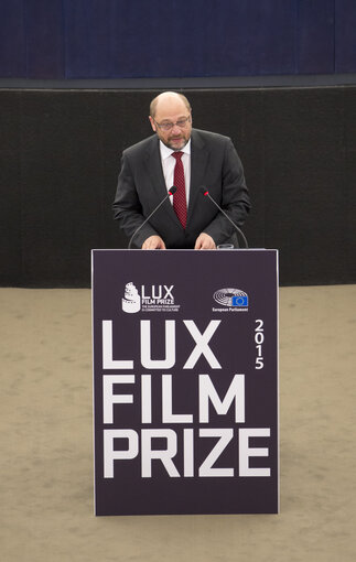 Billede 38: LUX Prize 2015 award ceremony.  Announcement of winning film and presentation of Prize to the winning director by EP President during plenary session week 48 2015 in Strasbourg