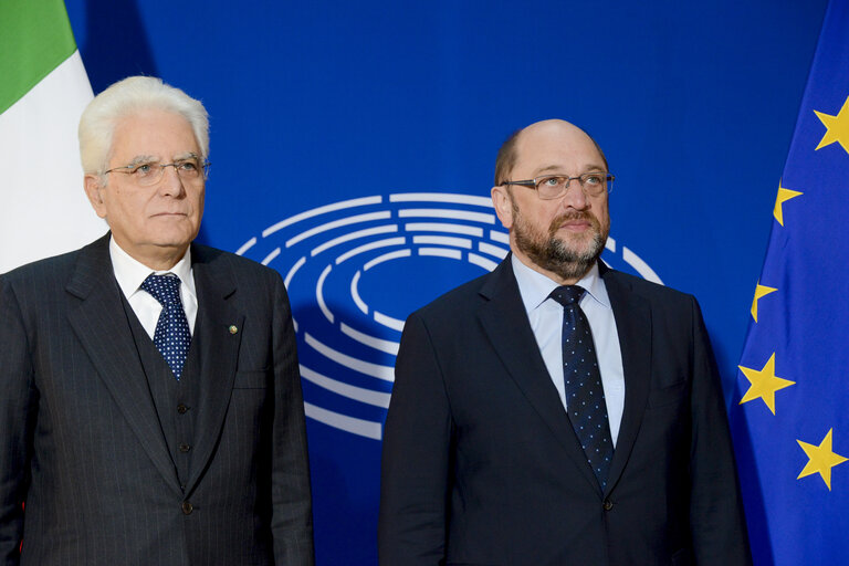 Fotografija 13: Official visit of the Italian President to the European Parliament in Strasbourg.     The President of the Italian Republic is welcomed by the President of the European Parliament