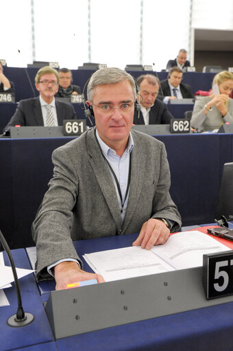 Fotografie 9: Marc JOULAUD in plenary session week 48 2015 in Strasbourg during votes