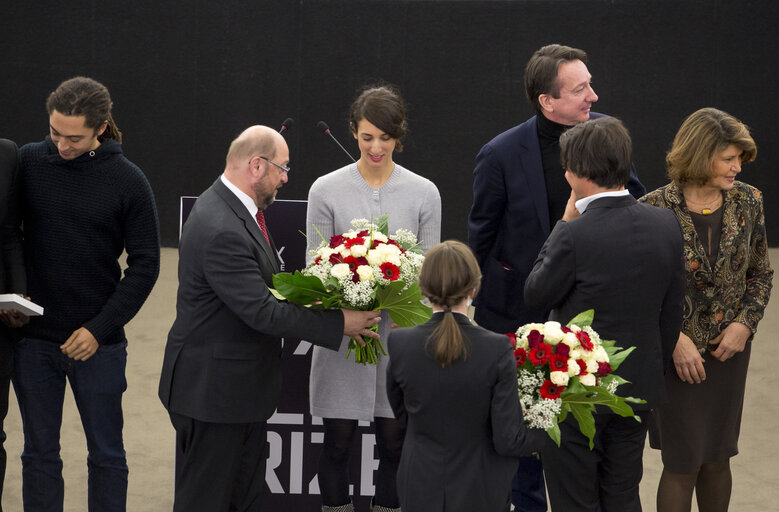 Billede 14: LUX Prize 2015 award ceremony.  Announcement of winning film and presentation of Prize to the winning director by EP President during plenary session week 48 2015 in Strasbourg