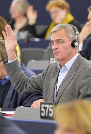 Fotogrāfija 2: Marc JOULAUD in plenary session week 48 2015 in Strasbourg during votes