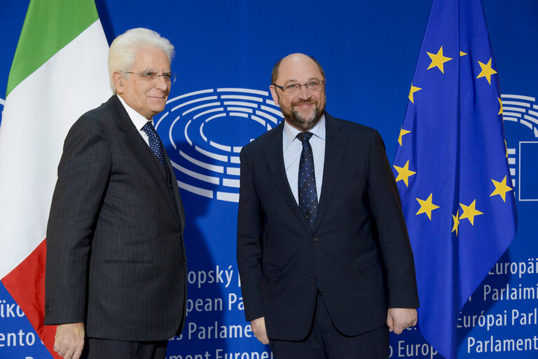 Fotografija 6: Official visit of the Italian President to the European Parliament in Strasbourg.     The President of the Italian Republic is welcomed by the President of the European Parliament