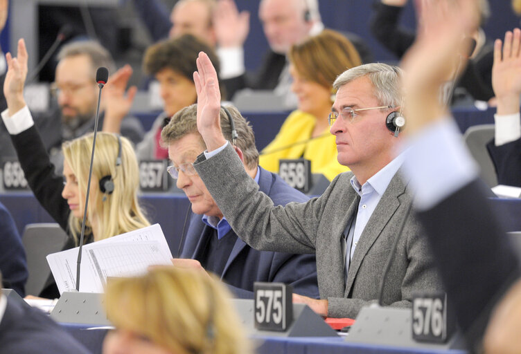 Nuotrauka 4: Marc JOULAUD in plenary session week 48 2015 in Strasbourg during votes