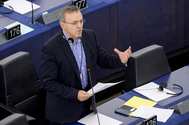 Foto 26: Plenary Session week 48 2015 in Strasbourg    Insurance mediation - Supplementary report: Werner Langen (A8-0315/2015)