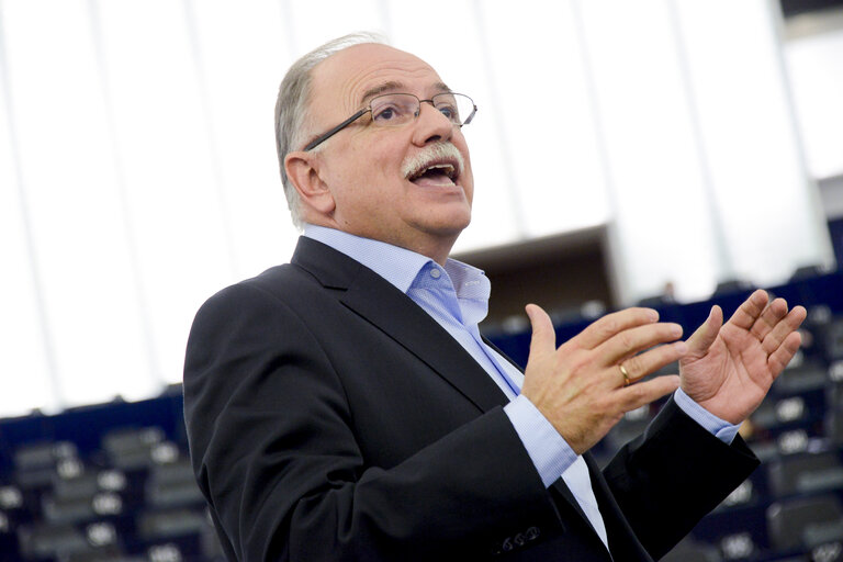 Fotografia 11: Plenary session week 51 2015 in Strasbourg  Joint debate - Economic and Monetary Union