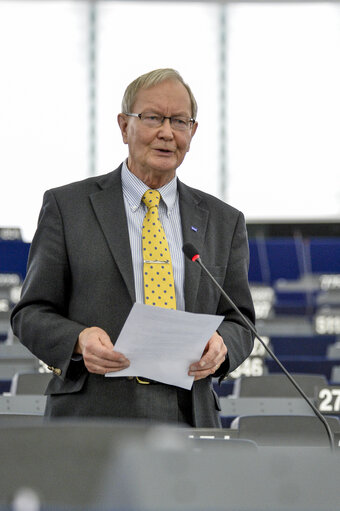 Fotografie 12: Plenary session week 51 2015 in Strasbourg - Preparation of the European Council meeting of 17 and 18 December 2015  Council and Commission statements