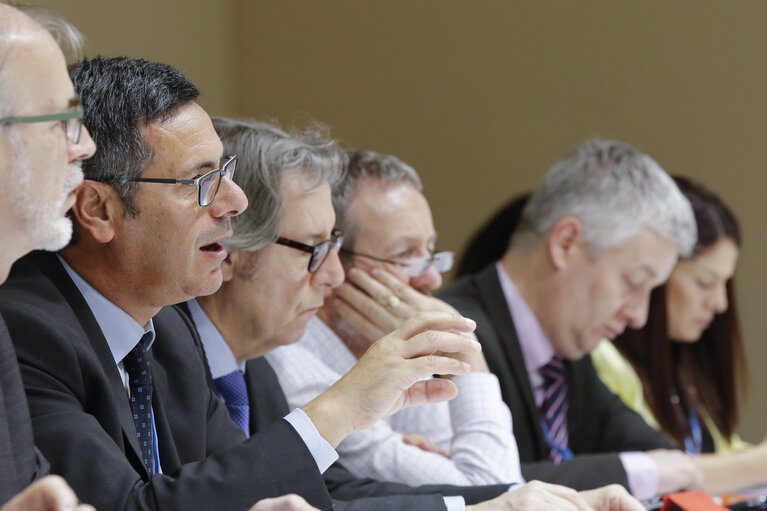 Photo 6: EP Delegation to COP 21 - UN Climate Change conference in Paris. Meeting with the Chairman of the Environment Committee and of the Parliament of Bengladesh.