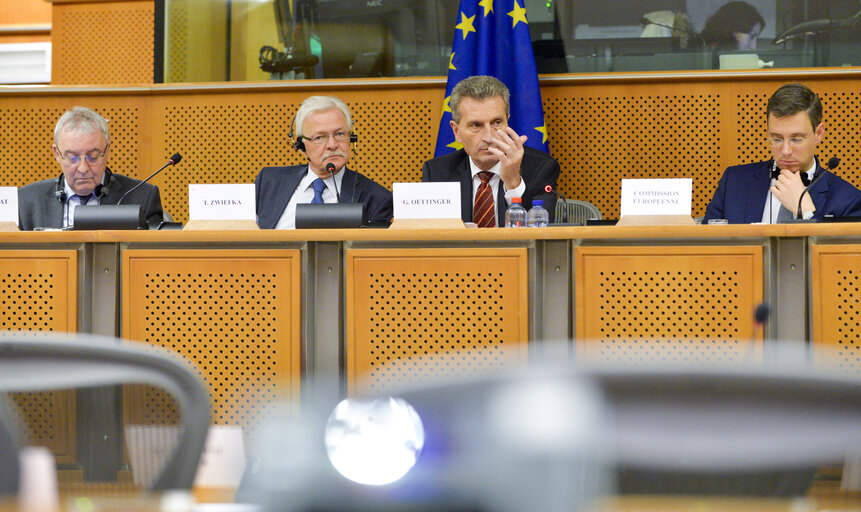 Foto 9: JURI - Presentation of the reform of the European copyright framework and the proposal for a regulation of the European Parliament and of the Council on cross-border portability of online content services
