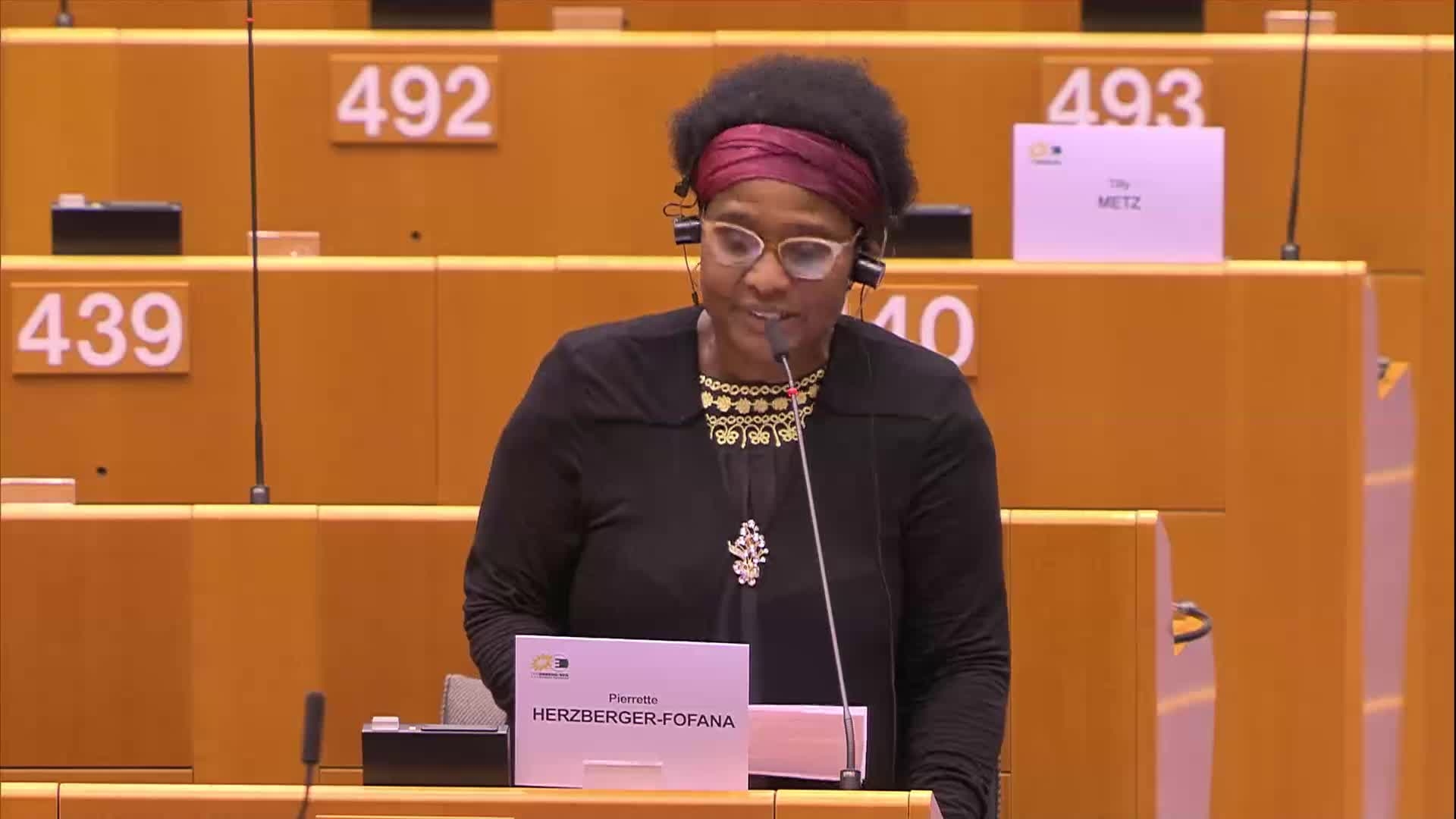 Resumption of session: opening statements by David SASSOLI, EP President, Pierrette HERZBERGER-FOFANA (Greens/EFA, DE) and Philippe LAMBERTS (Greens/EFA, BE) on a racism issue