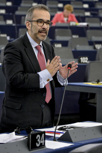 Fotografie 18: Plenary session week 51 2015 in Strasbourg - Preparation of the European Council meeting of 17 and 18 December 2015  Council and Commission statements