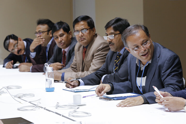 Photo 2: EP Delegation to COP 21 - UN Climate Change conference in Paris. Meeting with the Chairman of the Environment Committee and of the Parliament of Bengladesh.