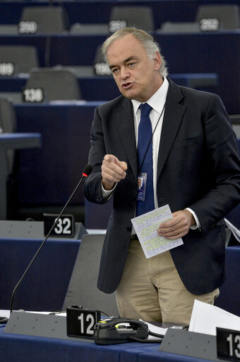 Fotografie 26: Plenary session week 51 2015 in Strasbourg - Preparation of the European Council meeting of 17 and 18 December 2015  Council and Commission statements