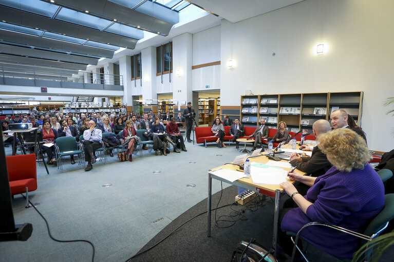 Photo 7 : OECD Roundtable discussion: Recent migration trends and refugee crisis