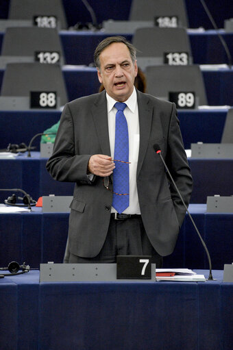 Fotografie 35: Plenary session week 51 2015 in Strasbourg - Preparation of the European Council meeting of 17 and 18 December 2015  Council and Commission statements