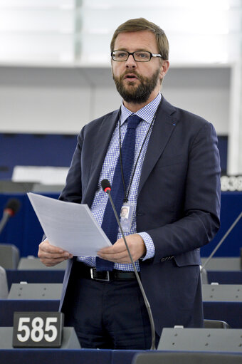 Fotografija 18: Plenary session week 51 2015 in Strasbourg    Completing Europe s Economic and Monetary Union   Oral question