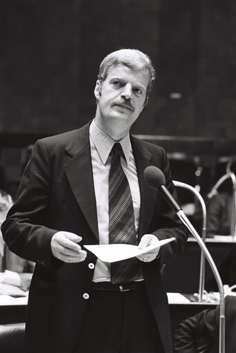 Photo 2: German Minister during the plenary Session in september 1978