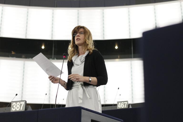 Fotogrāfija 36: Plenary session week 18 2015 in Strasbourg - Reducing the consumption of lightweight plastic carrier bags