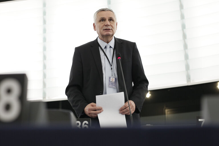 Fotogrāfija 32: Plenary session week 18 2015 in Strasbourg - Reducing the consumption of lightweight plastic carrier bags