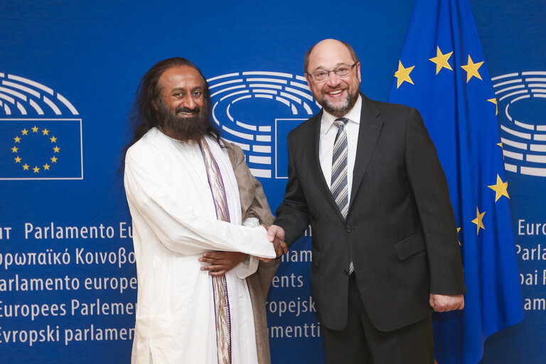 Photo 3: Martin SCHULZ EP President meets with Sri Sri Ravi Shankar