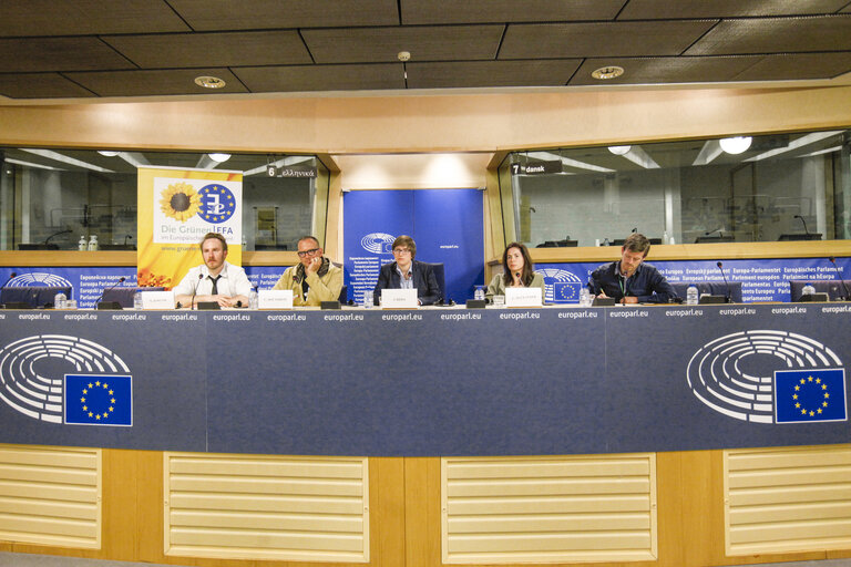 Fotó 1: Press conference Copyright law in the information age - new authors views