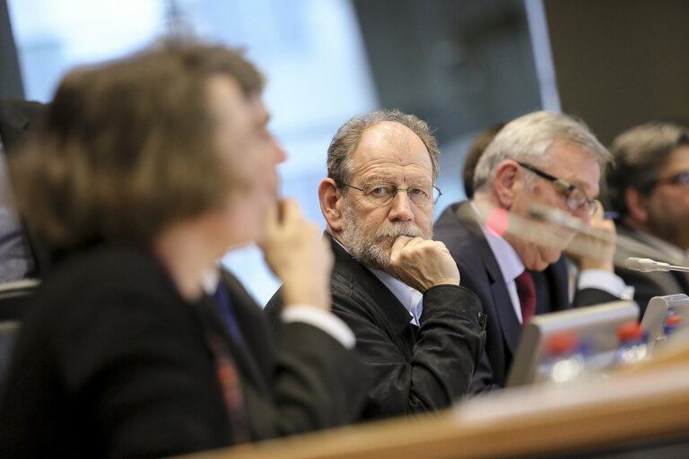 Fotografia 3: TRAN Committee hearing:  Transport and Economic Growth: Promoting job creation, Competitiveness, Innovation, and developing a modern transport infrastructure across the EU