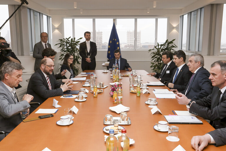 Martin SCHULZ - EP President meets with Calin POPESCU-TARICEANU - President of the Romanian Senate.