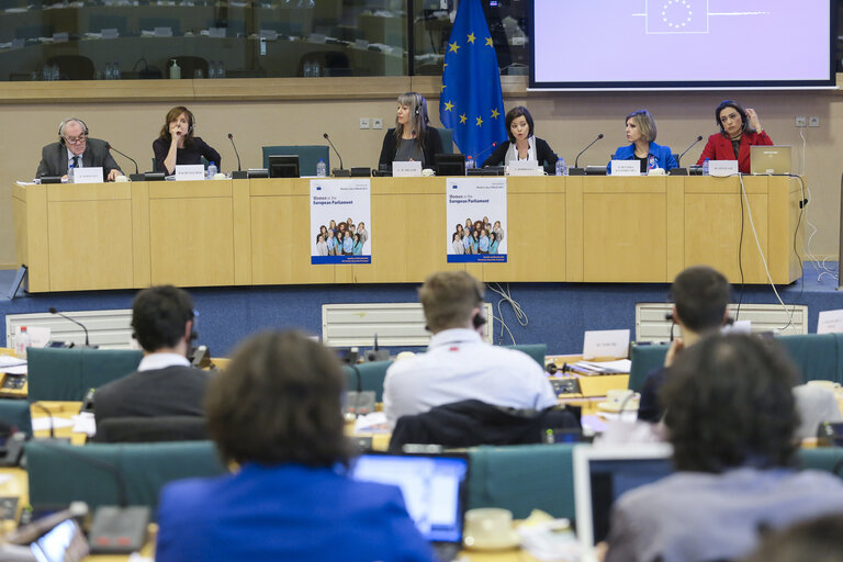 Fotó 8: DG COMM Seminar:  Empowering women and girls through education