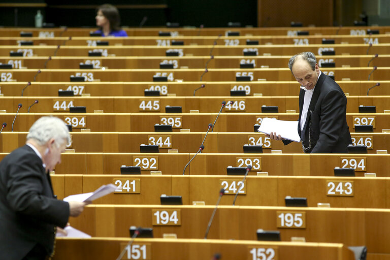 Fotografie 35: Plenary session week 13 in Brussels - European Council and Commission statements - Conclusions of the European Council  meeting - 19-20 March 2015