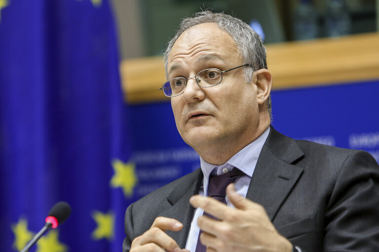 Foto 20: Public Hearing with Chair of the Supervisory Board of the ECB  EP Committee on Economic and Monetary Affairs