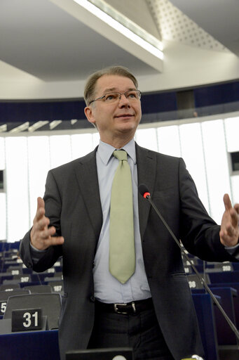 Photo 17 : Plenary session week 11 2015 in Strasbourg - European long-term investment funds