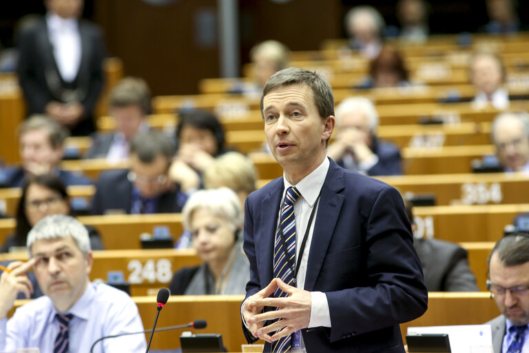 Fotografie 45: Plenary session week 13 in Brussels - European Council and Commission statements - Conclusions of the European Council  meeting - 19-20 March 2015