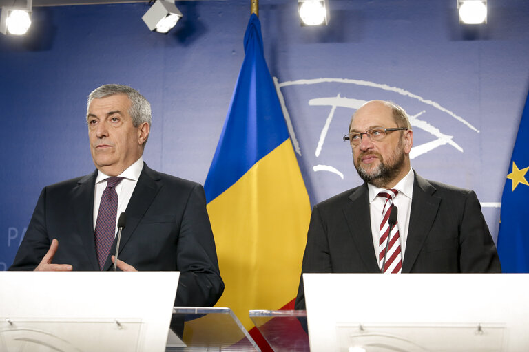 Foto 5: Martin SCHULZ - EP President meets with Calin POPESCU-TARICEANU - President of the Romanian Senate - Press point