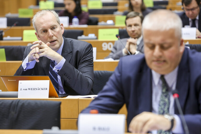 Foto 5: Public Hearing with Chair of the Supervisory Board of the ECB  EP Committee on Economic and Monetary Affairs