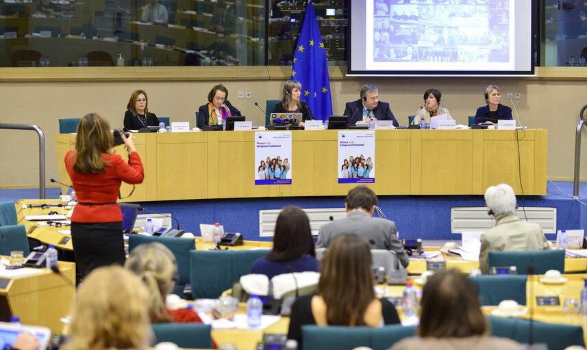 Photo 1 : DG COMM Seminar:  Education versus job opportunities in the European Union