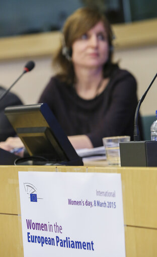 Fotó 3: DG COMM Seminar:  Empowering women and girls through education