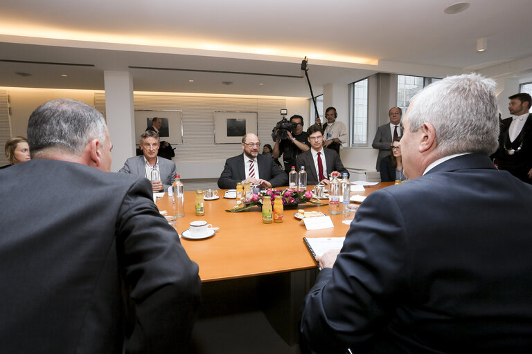 Fotagrafa 4: Martin SCHULZ - EP President meets with Calin POPESCU-TARICEANU - President of the Romanian Senate.