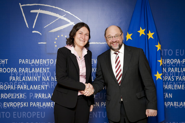 Снимка 2: Martin SCHULZ - EP President meets with MEP Kati PIRI