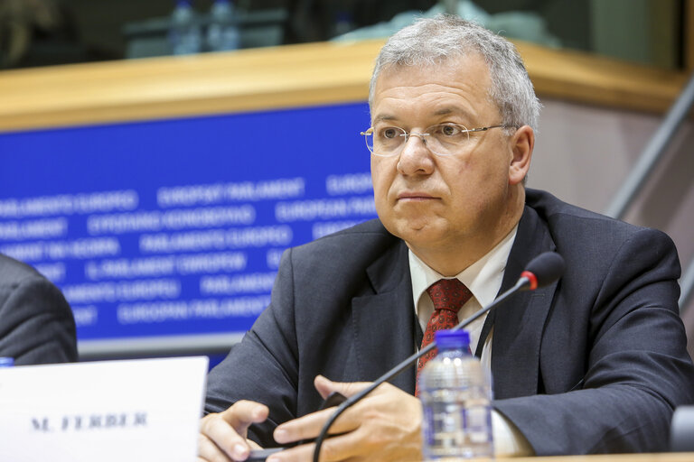 Foto 15: Public Hearing with Chair of the Supervisory Board of the ECB  EP Committee on Economic and Monetary Affairs