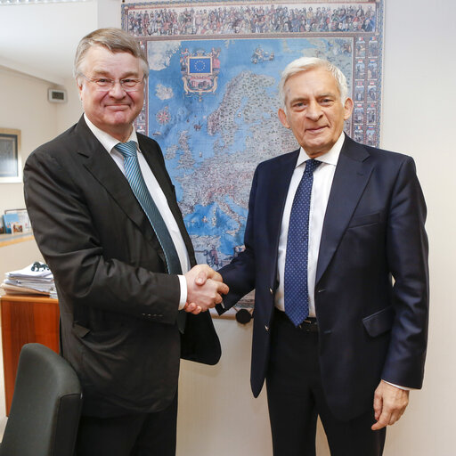 Fotografi 6: ITRE Committee President meets with the President of the CoR